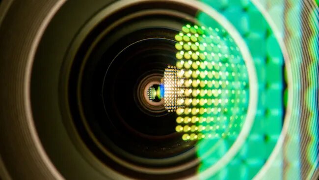 سریعترین دوربین جهان با قدرت ثبت 156,000,000,000,000 عکس در ثانیه